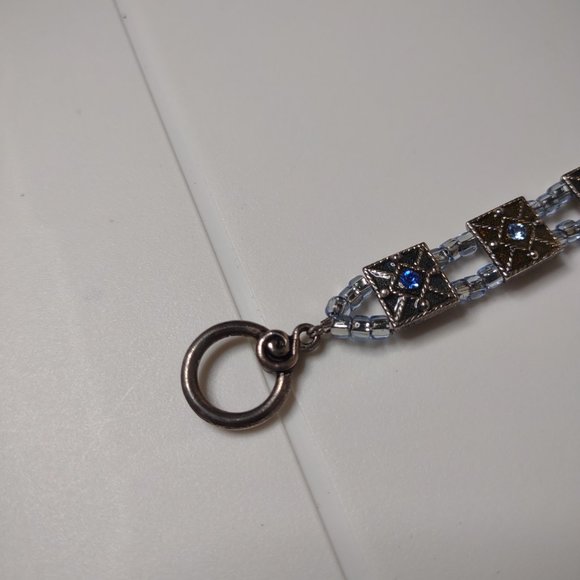 Cute Geneva Watch With Toggle Clasp - Picture 5 of 14